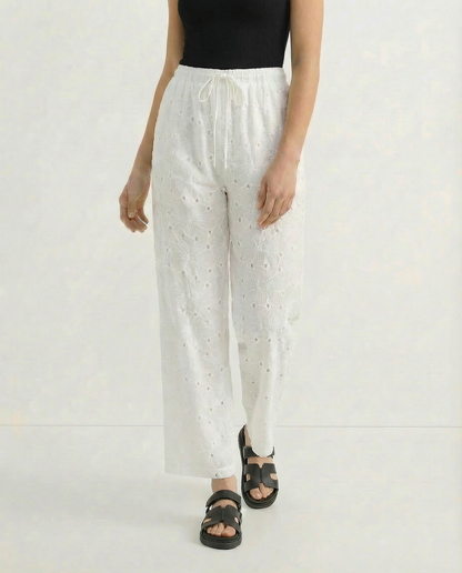 Claudia | Pantalón de Pierna Recta con Bordado Calado