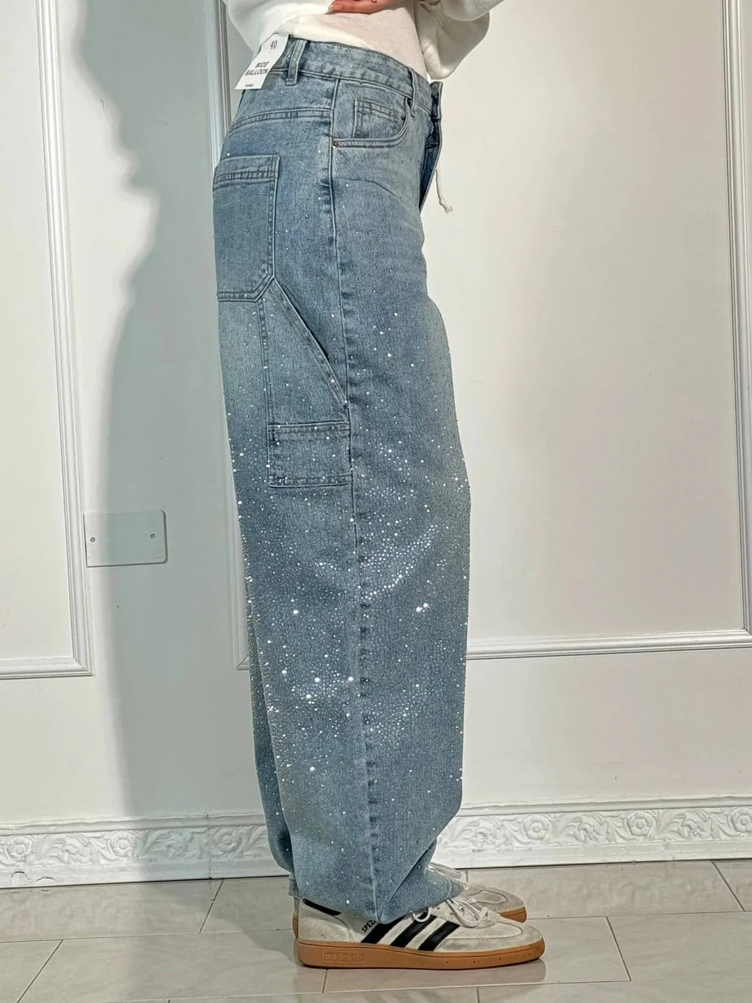 Brillante – Jeans Anchos con Detalles Brillantes